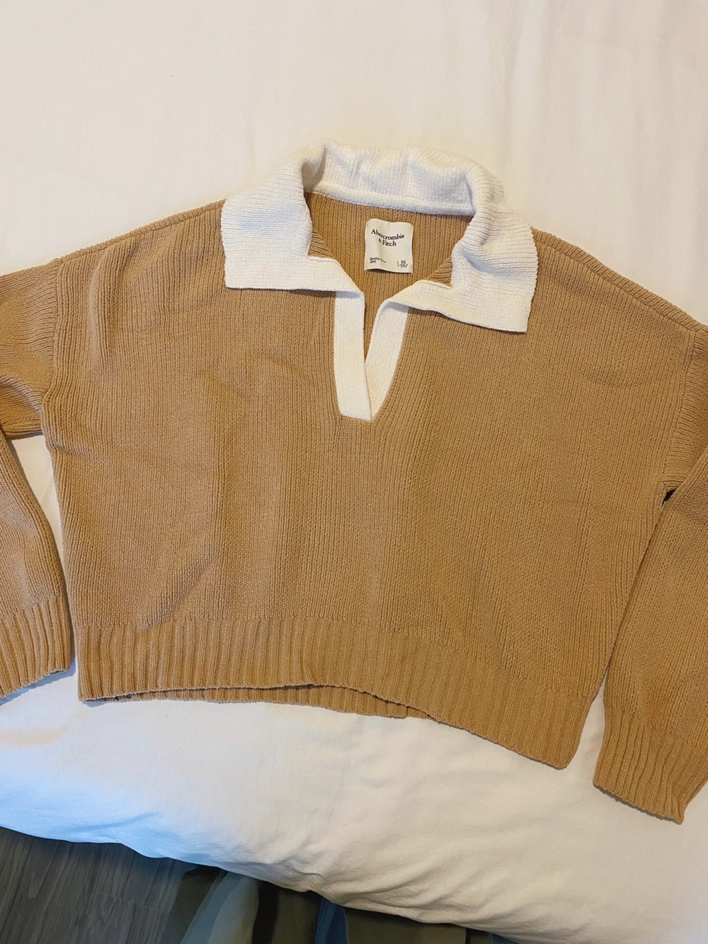 Abercrombie & Fitch Polo Sweater in tan with a white collar